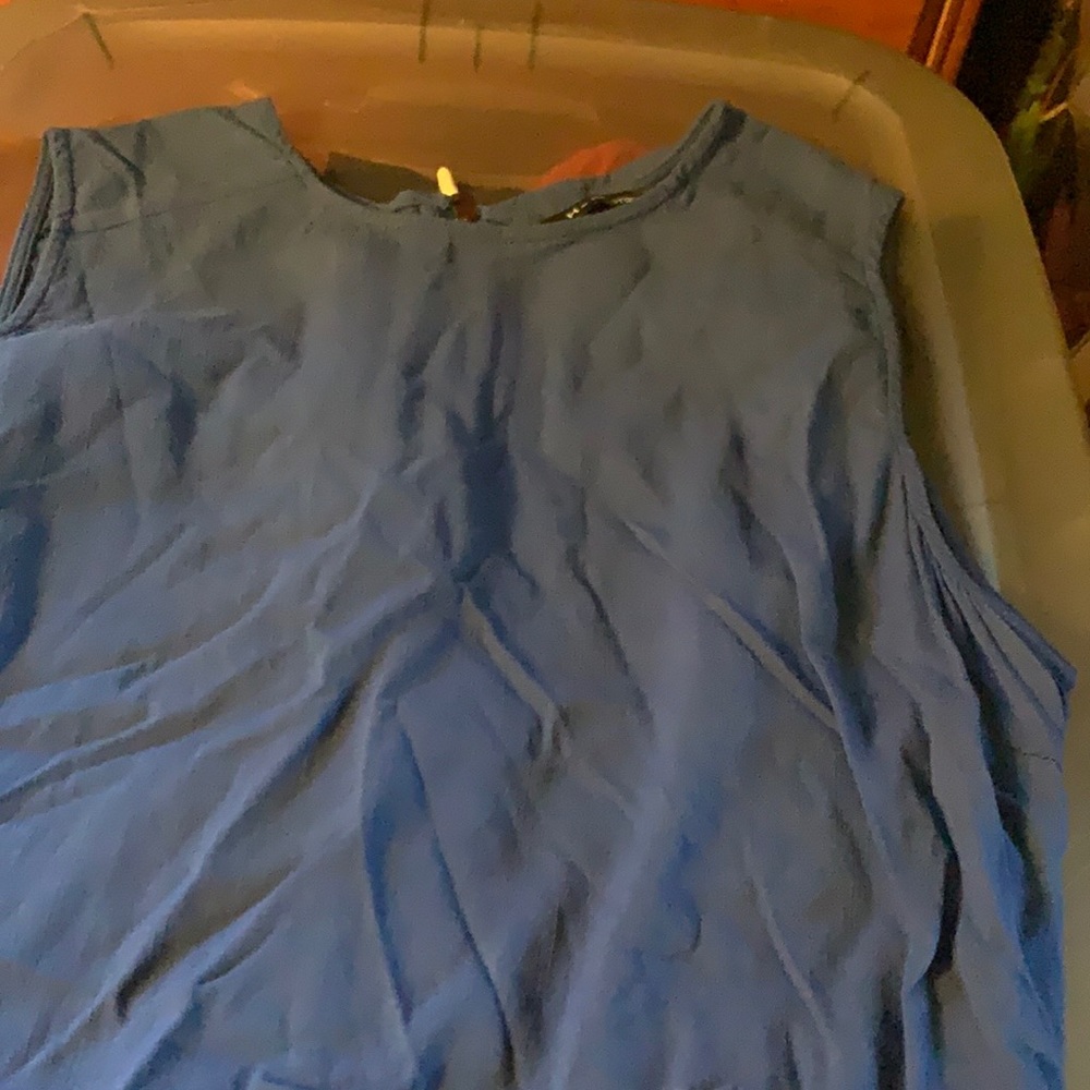 Ladies sleeveless top